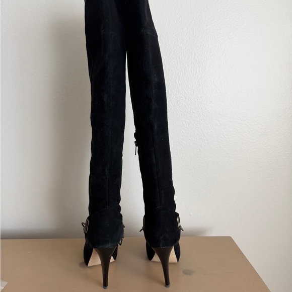 New Elegant Black Over-the-Knee Boots with 3 Chain Detail - Picture 3 of 5